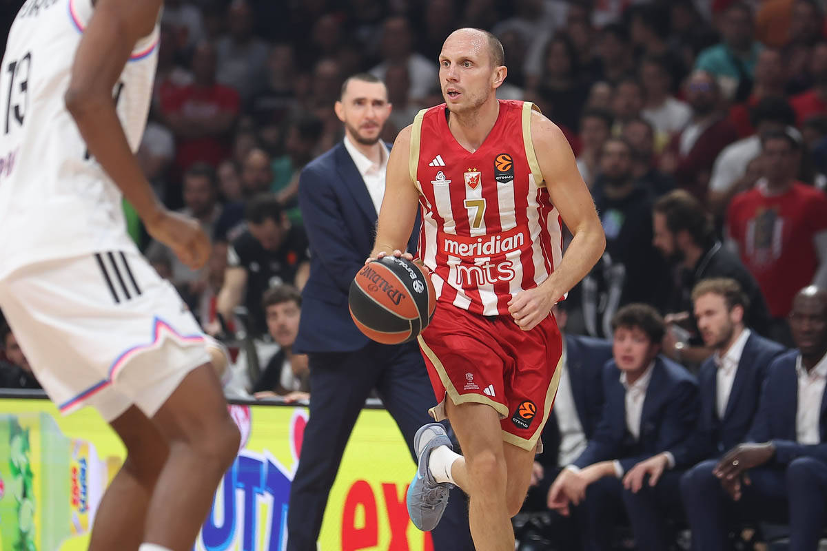 Crvena Zvezda - Pariz (1).jpg