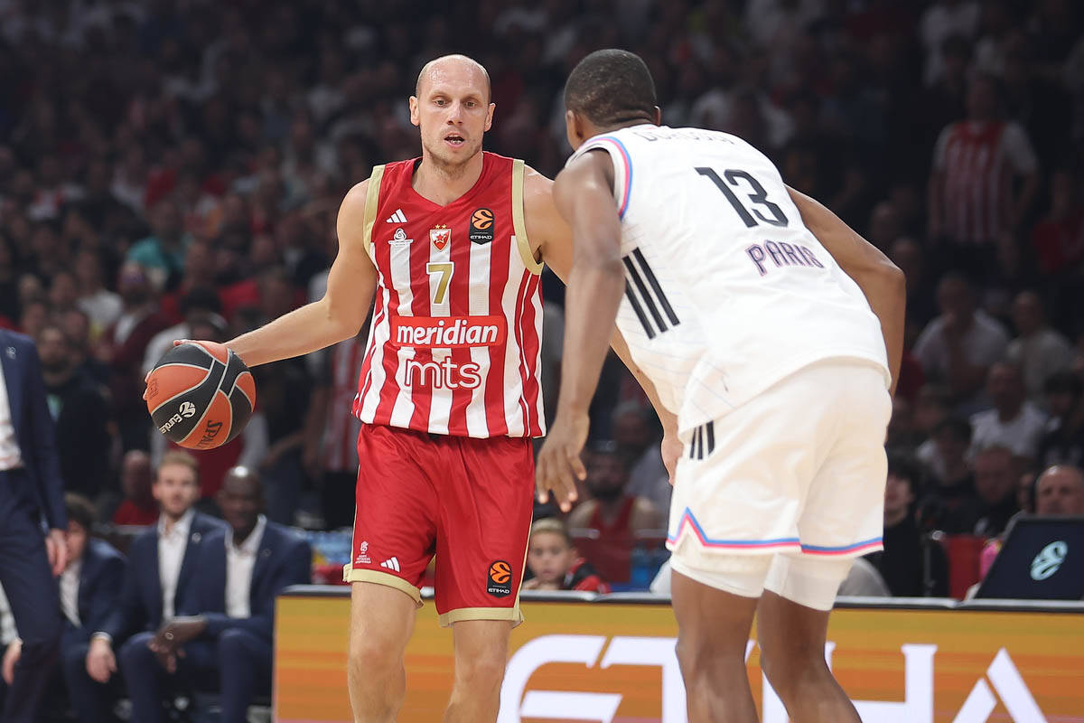Crvena Zvezda - Pariz (1).jpg