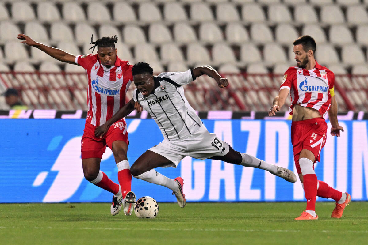 Fudbaler Partizana Demba Sek.