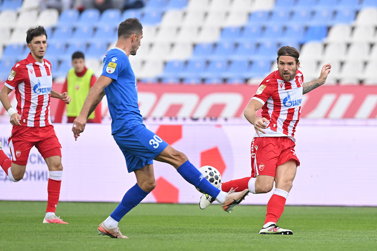 Crvena zvezda - Mladost Lučani (3).jpg