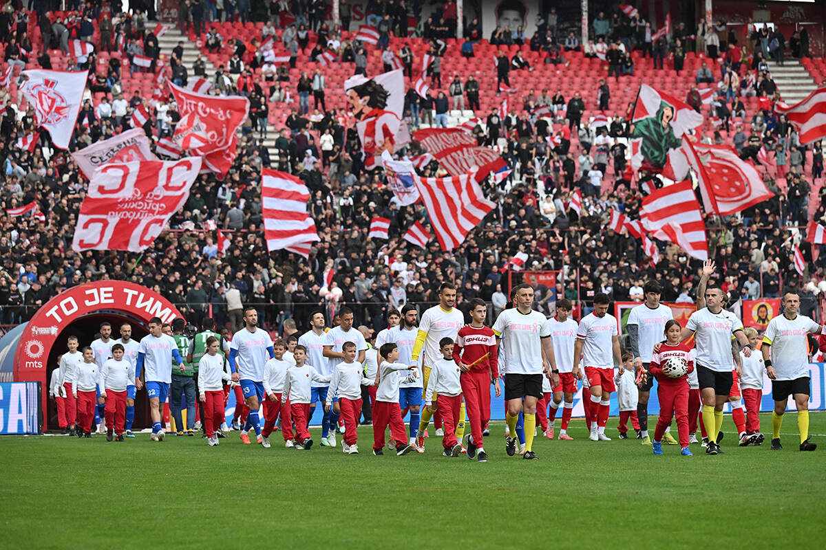 Crvena zvezda - Mladost Lučani (3).jpg