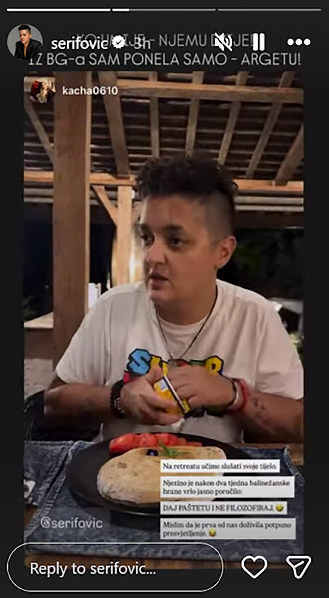 Marija Šerifović na Baliju jede paštetu (2).jpg