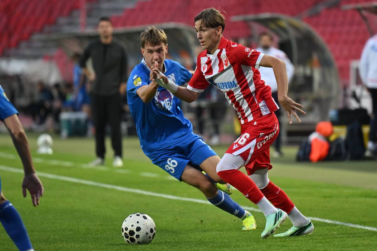 Andrej Sibinović na utakmici Zvezda Mladost