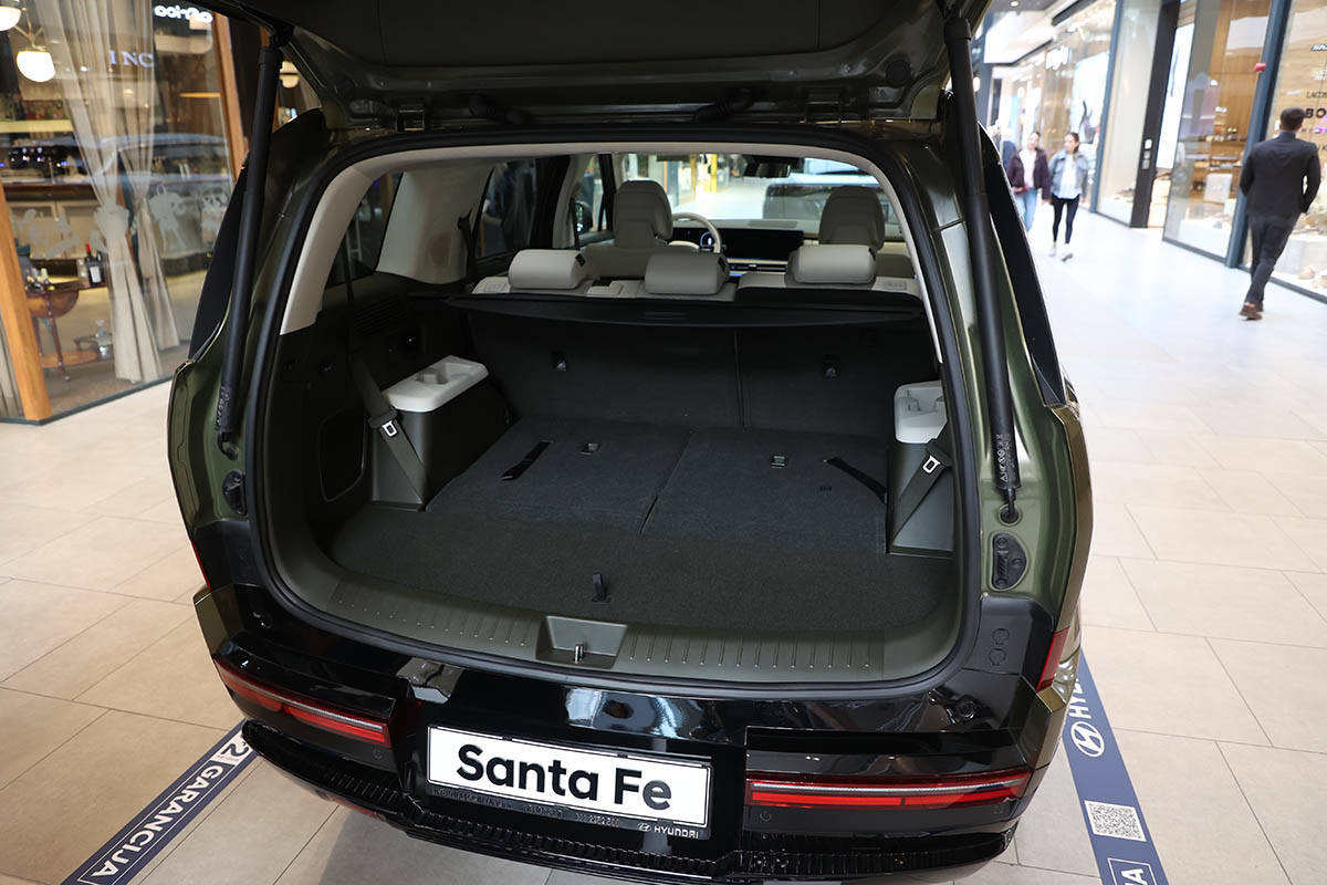 Hyundai Santa Fe 2.jpg