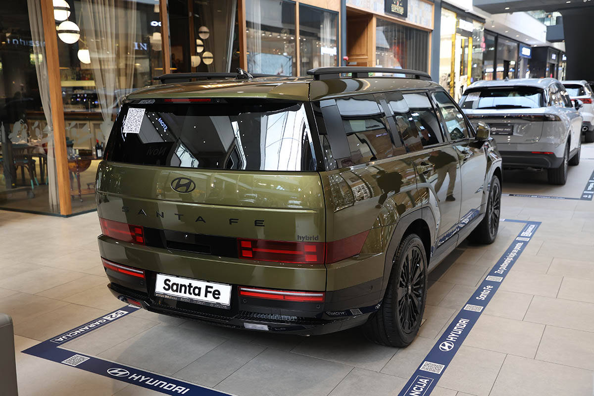Hyundai Santa Fe 2.jpg
