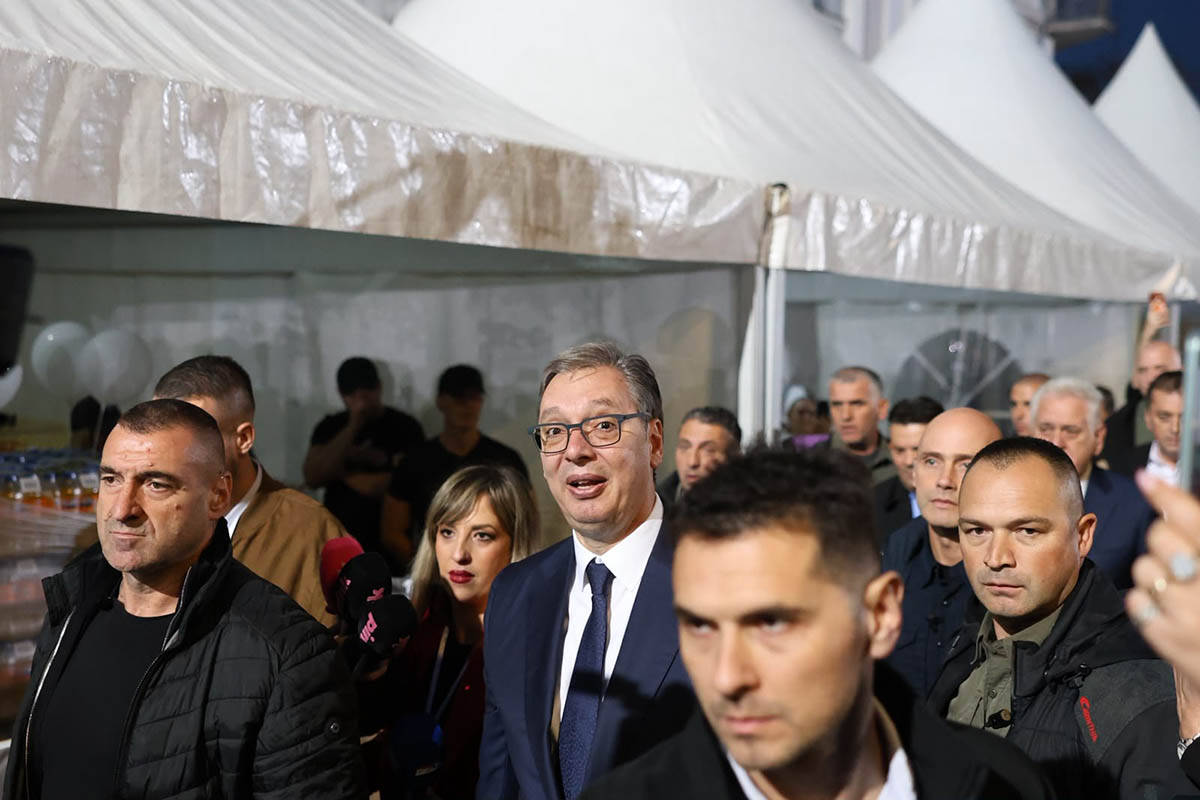 Skup liste Ujedinjena Srbija u Nišu (1).jpg