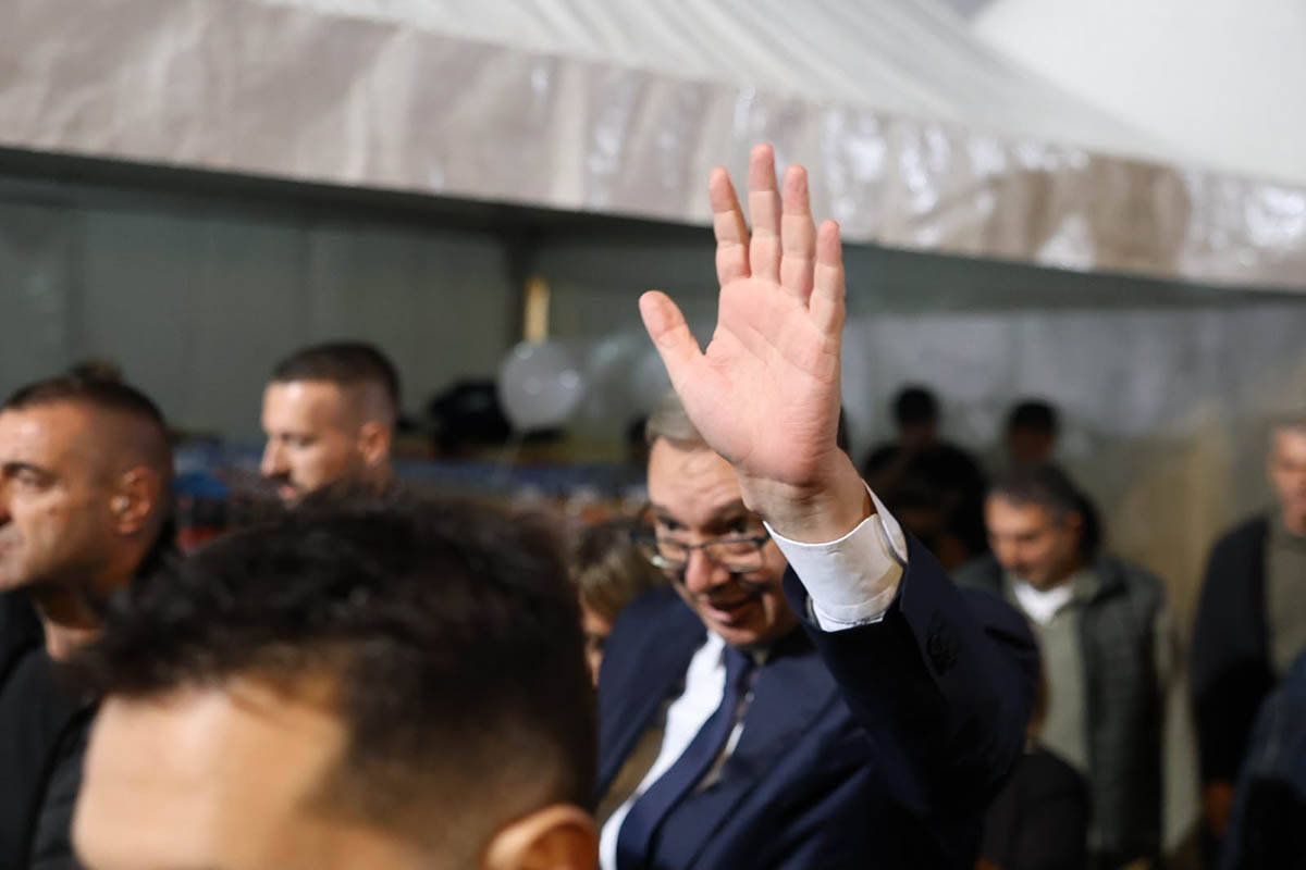 Skup liste Ujedinjena Srbija u Nišu (1).jpg