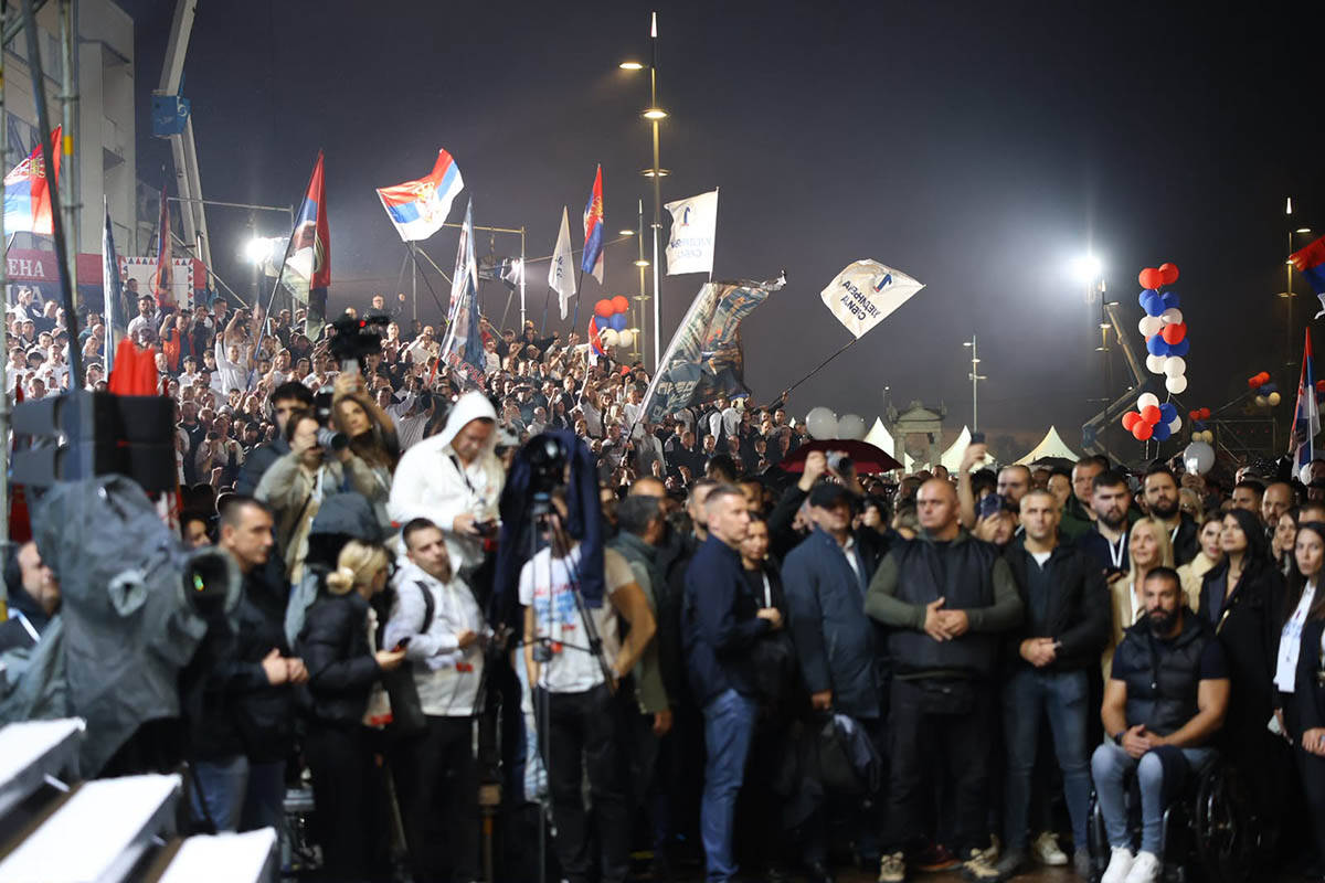 Skup liste Ujedinjena Srbija u Nišu (1).jpg