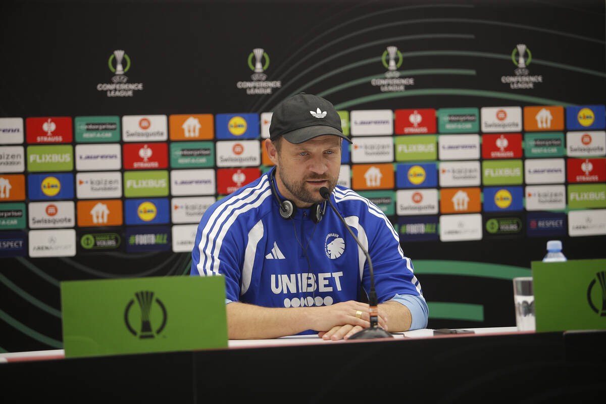 Bo Svenson na konferenciji za medije u Beogradu