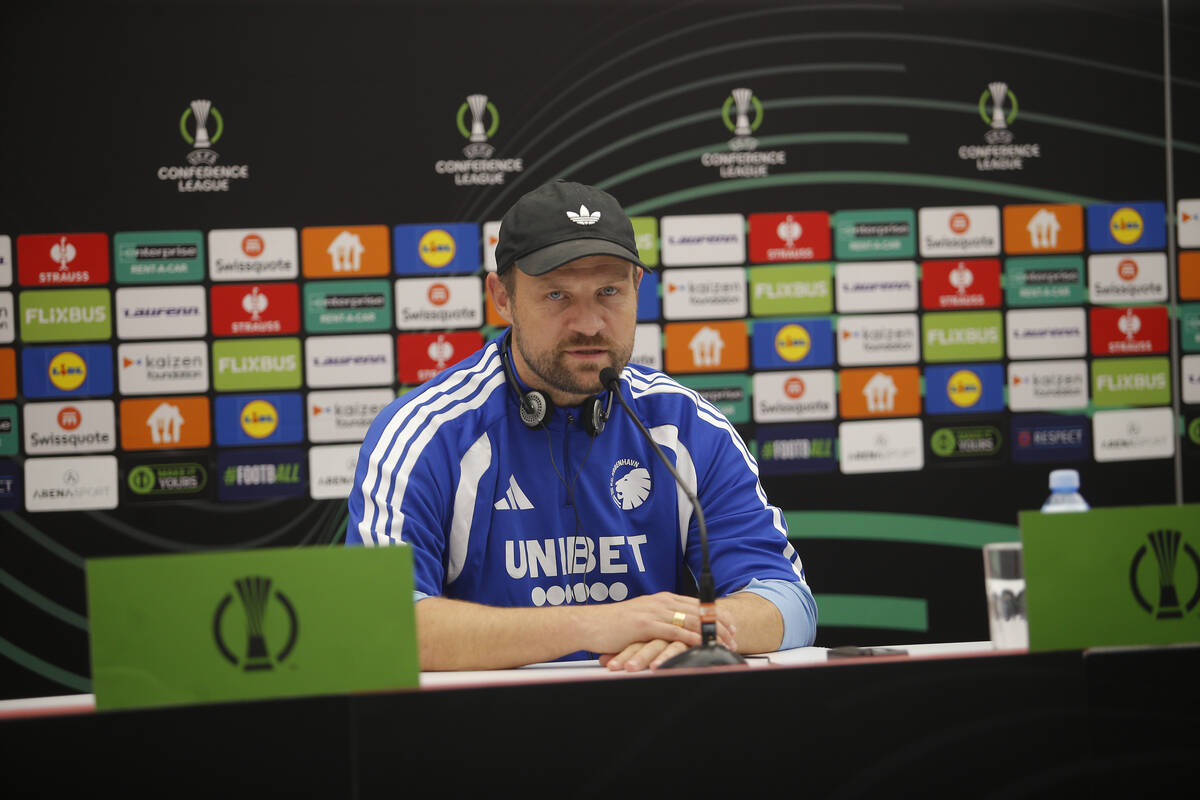 Bo Svenson na konferenciji za medije u Beogradu