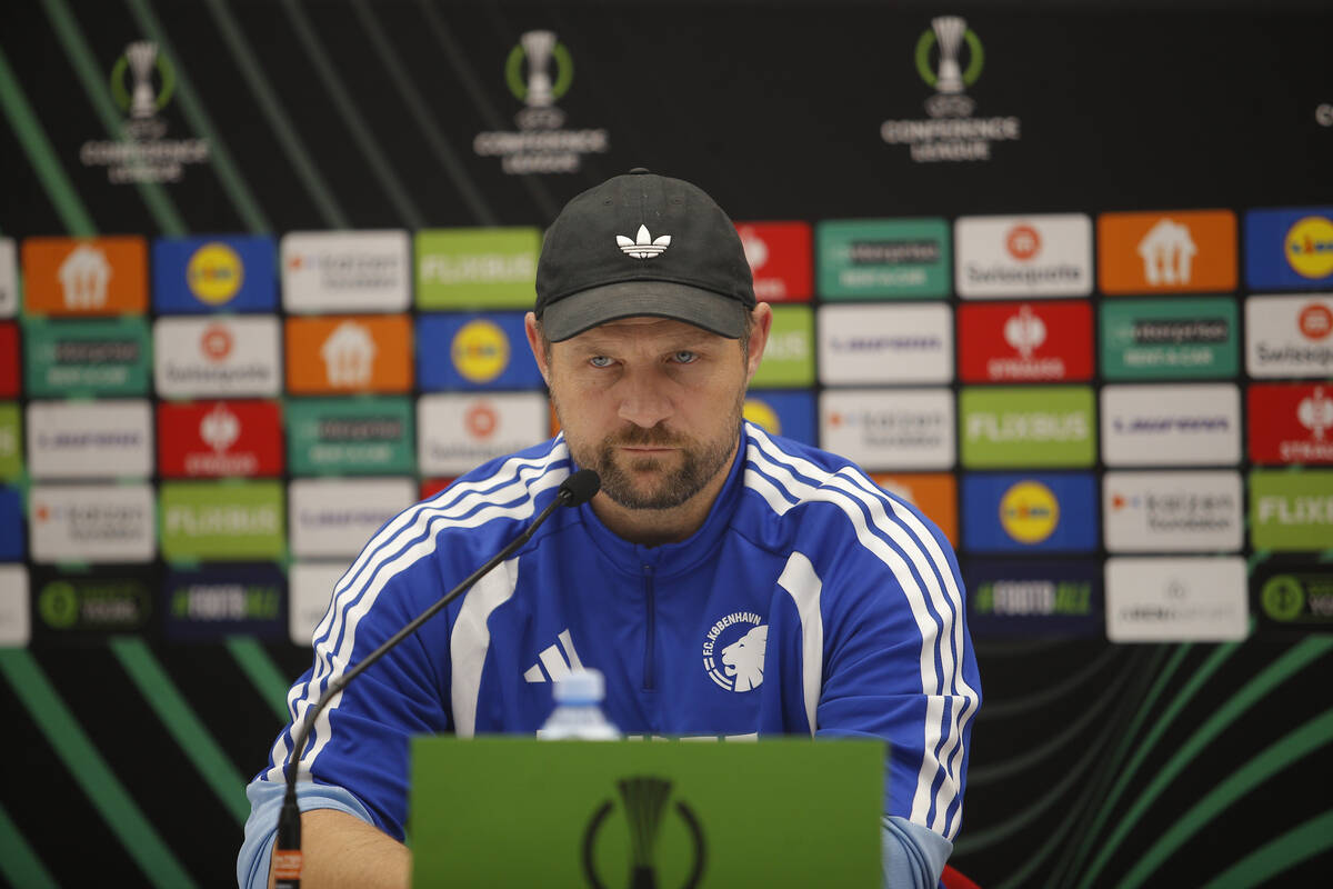 Bo Svenson na konferenciji za medije u Beogradu