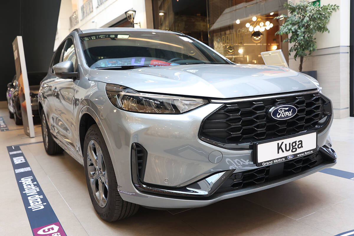 Ford Kuga (1).jpg