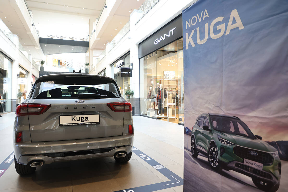 Ford Kuga (1).jpg