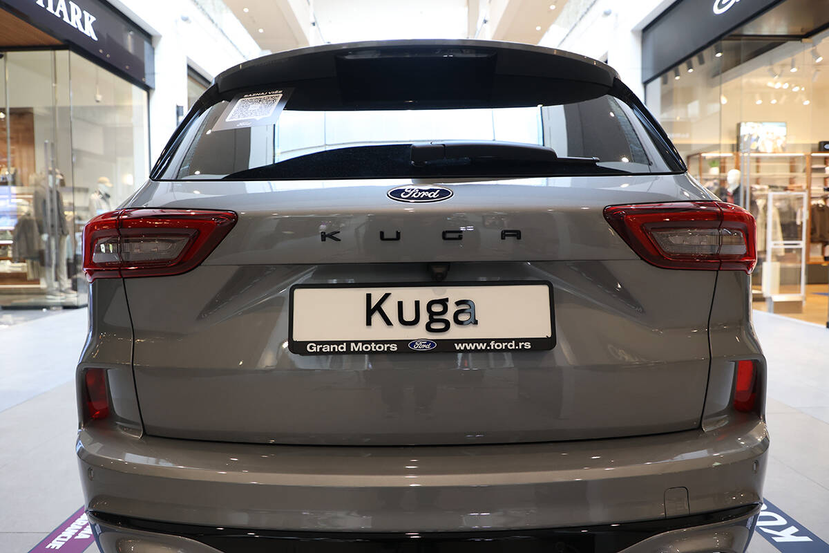 Ford Kuga (1).jpg