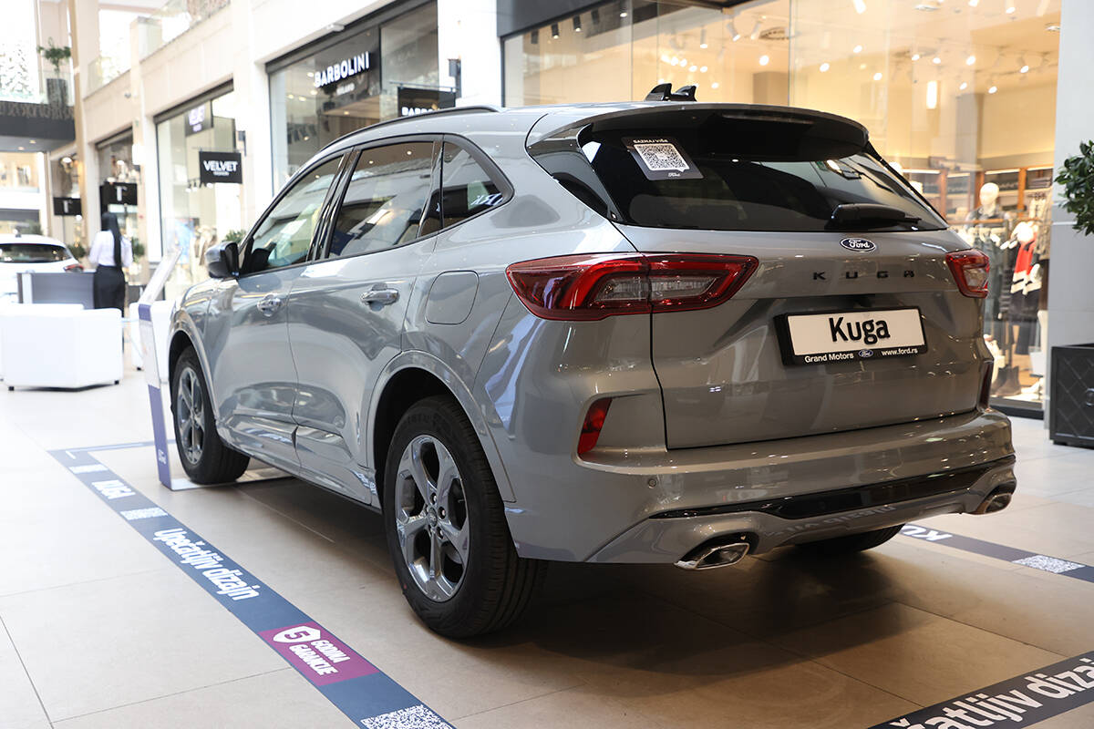 Ford Kuga (1).jpg