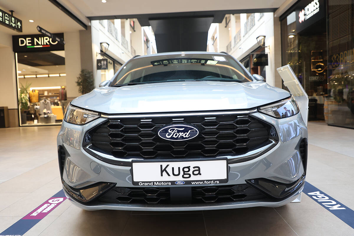 Ford Kuga (1).jpg
