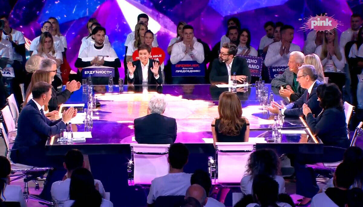 Aleksandar Vučić u emisiji na Pinku (1).jpg