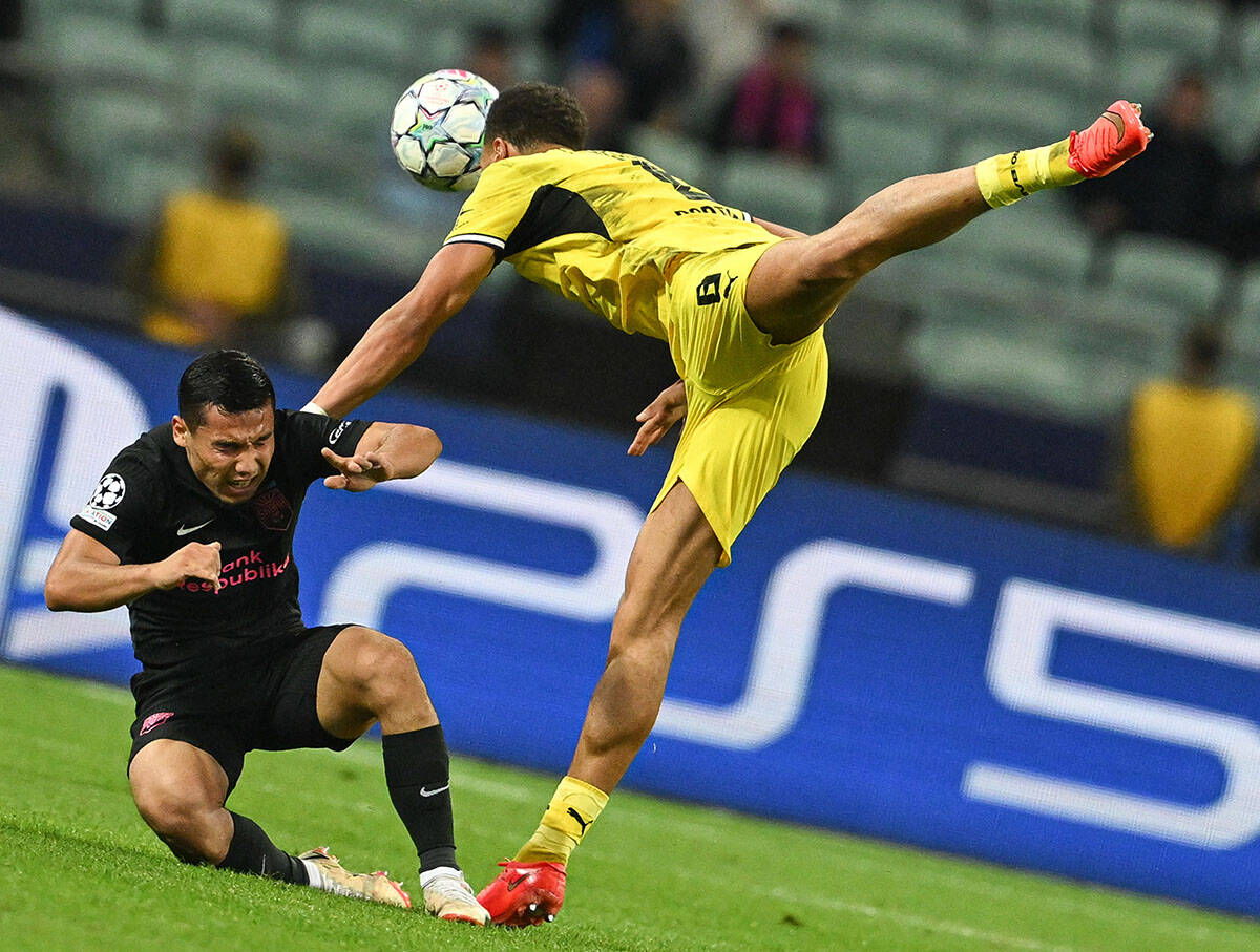 Sabah - Borussia Dortmund (11).jpg