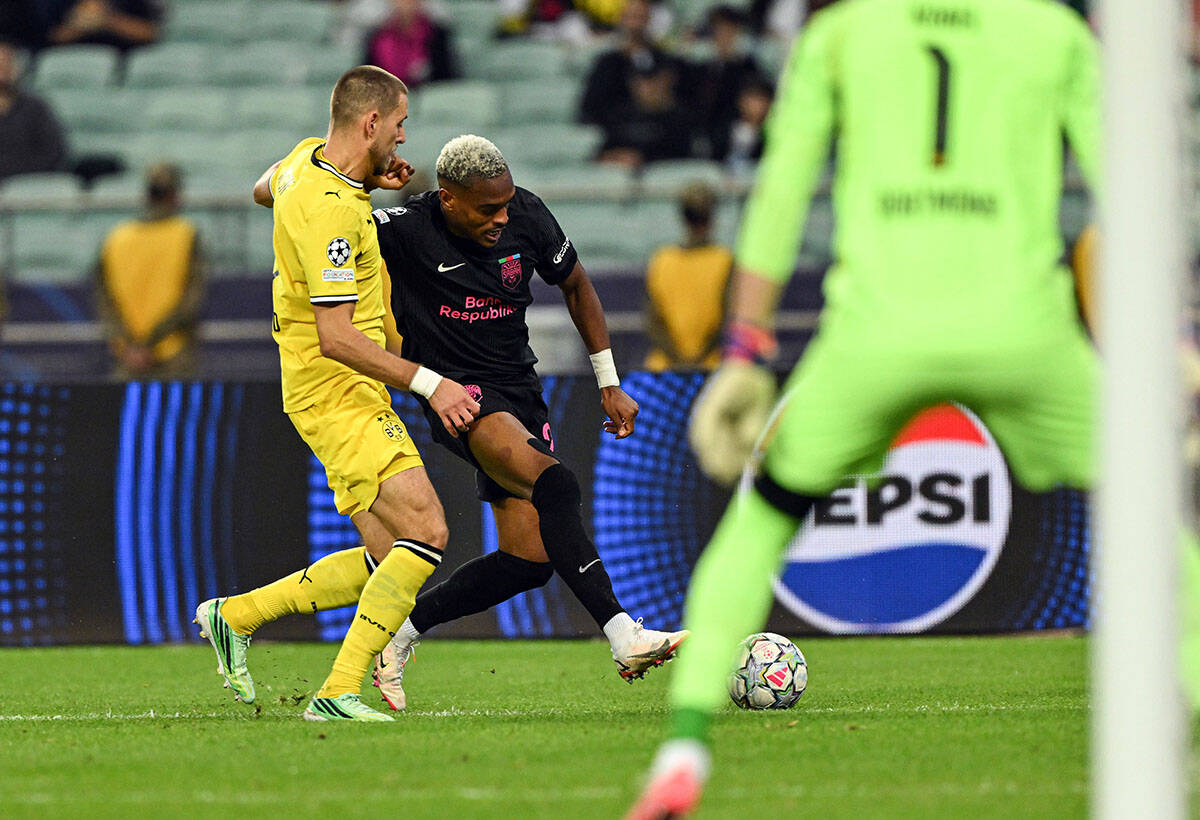 Sabah - Borussia Dortmund (11).jpg