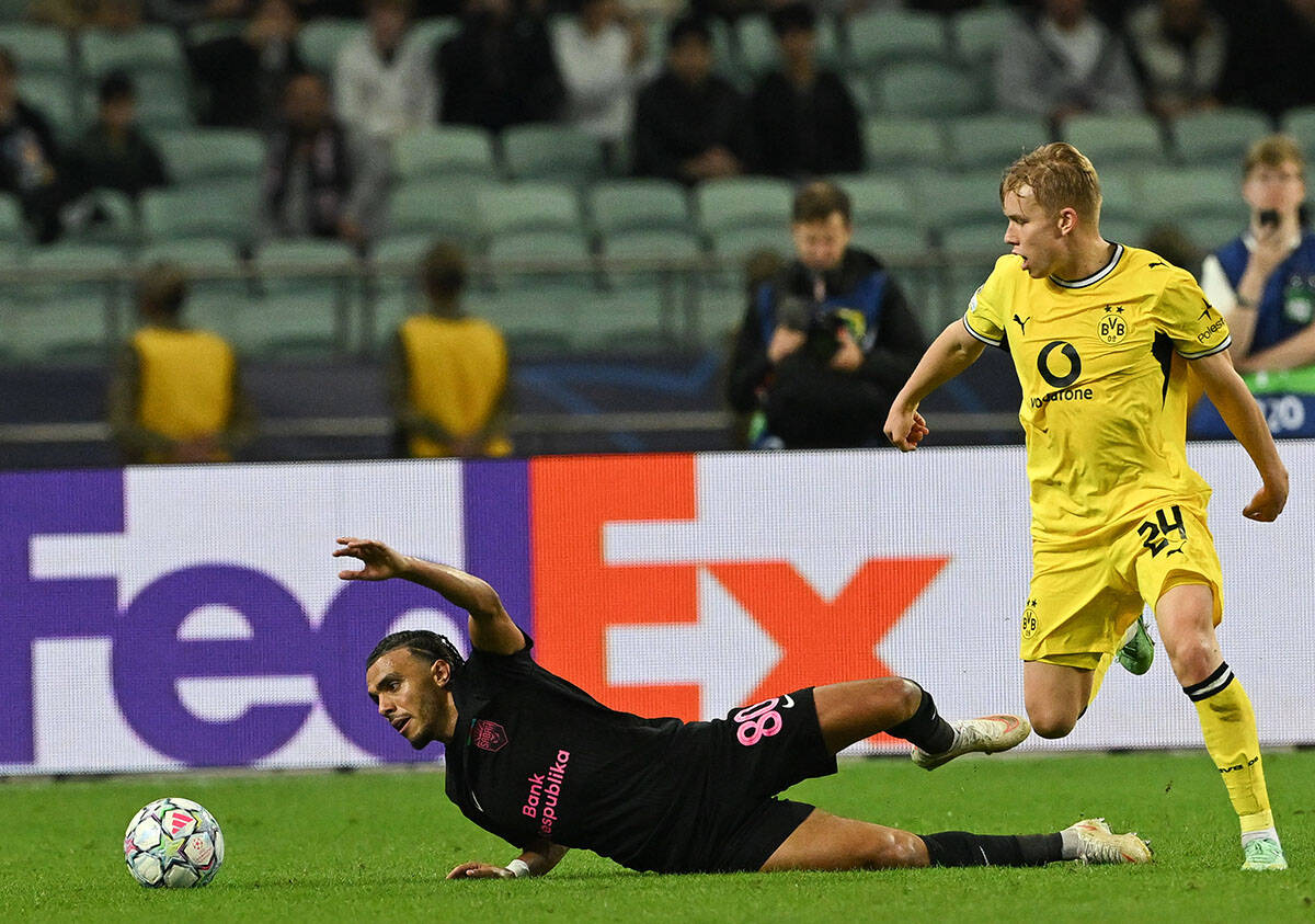 Sabah - Borussia Dortmund (11).jpg