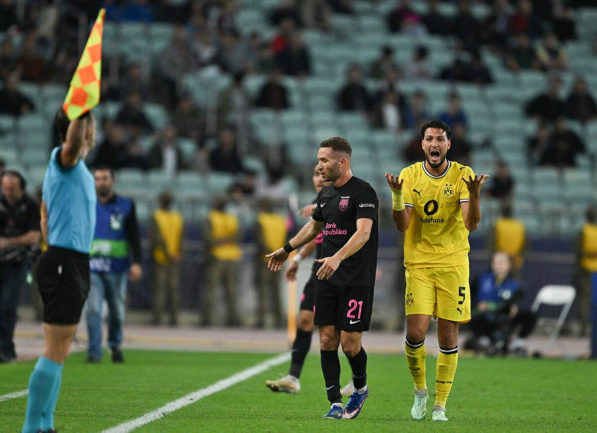 Sabah - Borussia Dortmund (11).jpg