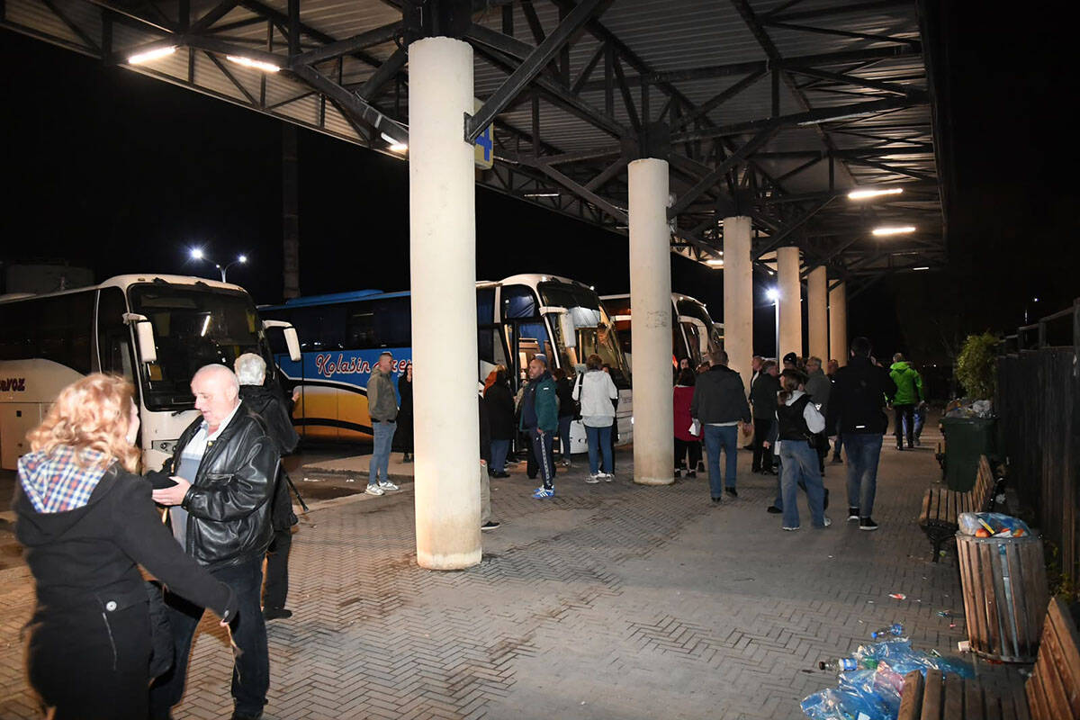 KIM Srbi glasanje (2).jpg
