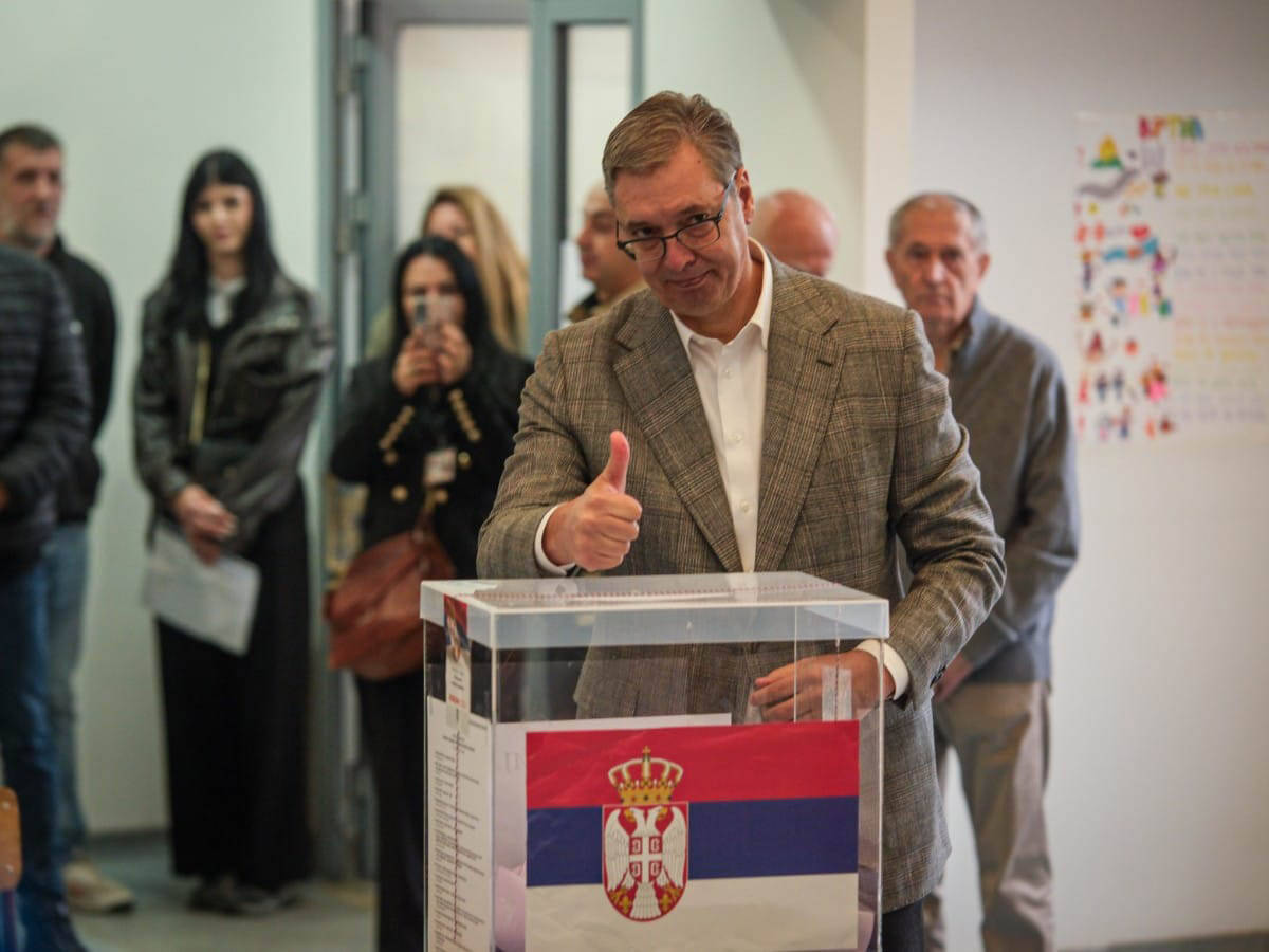 Aleksandar Vučić glasao (2).jpg
