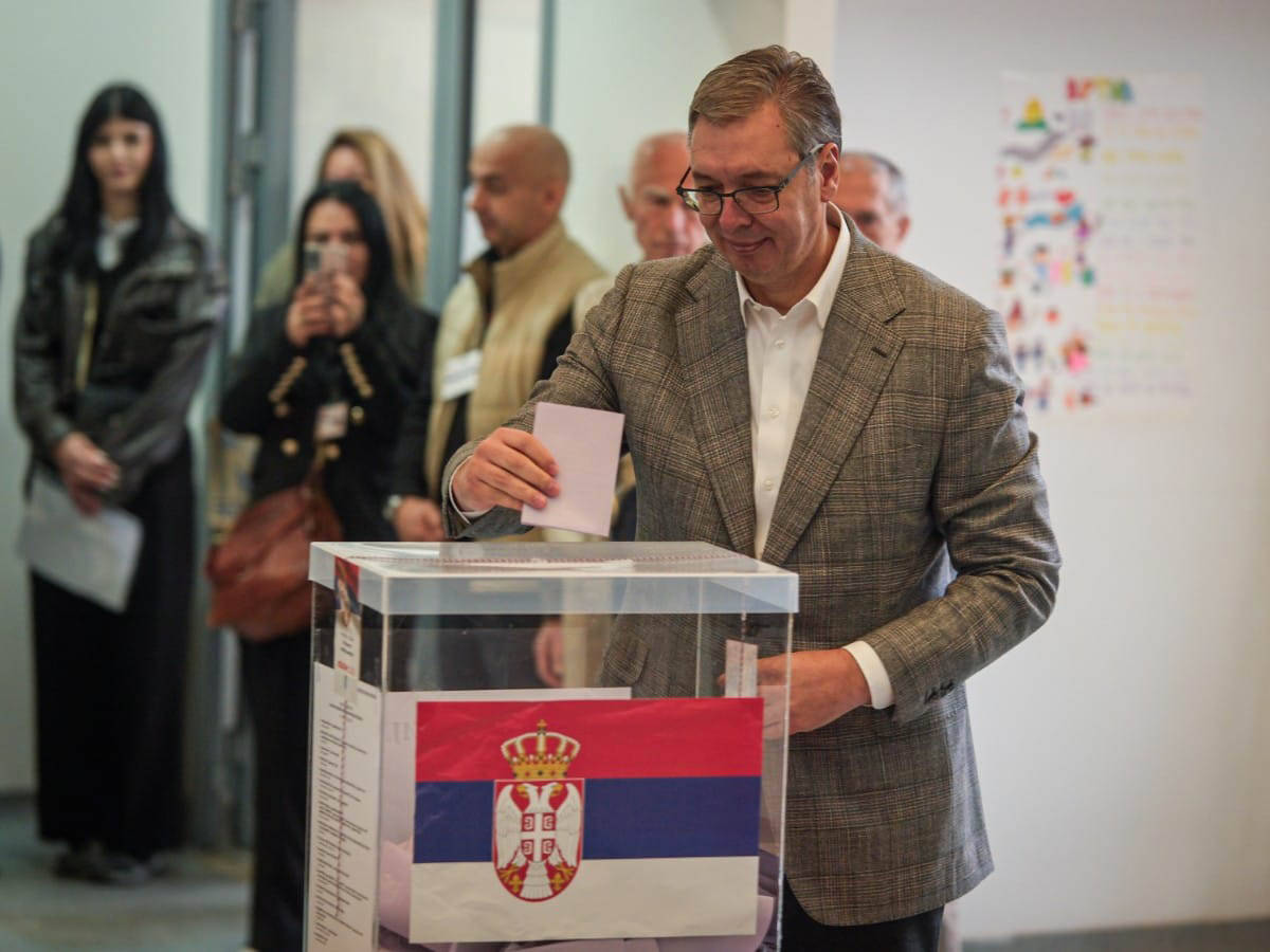 Aleksandar Vučić glasao (2).jpg