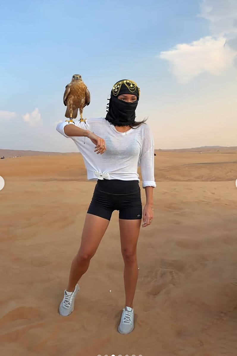 Breskvica i dečko u Dubaiju (1).jpg
