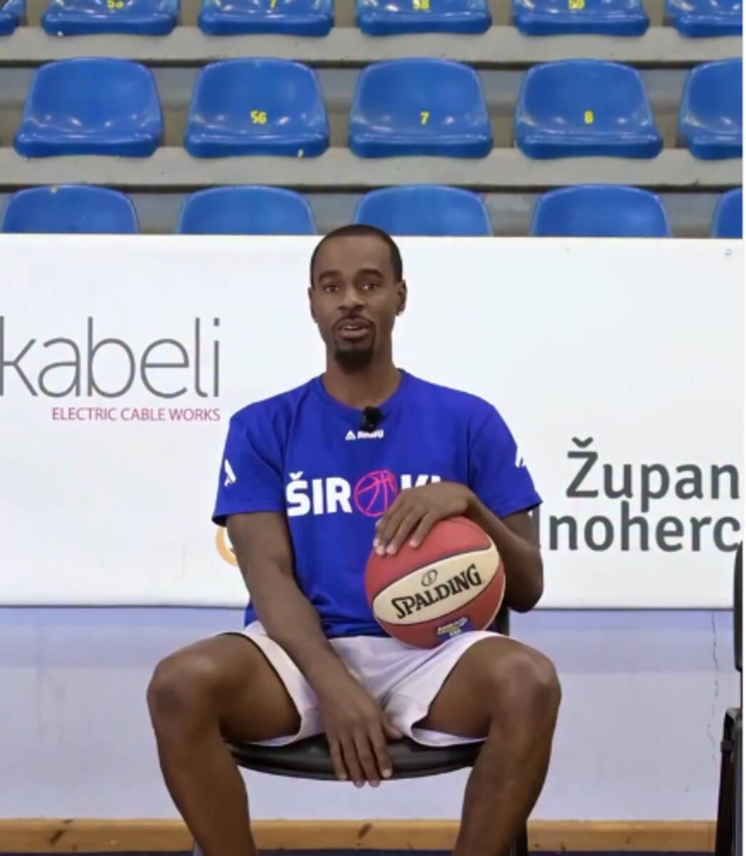 Šavon Luis pozira