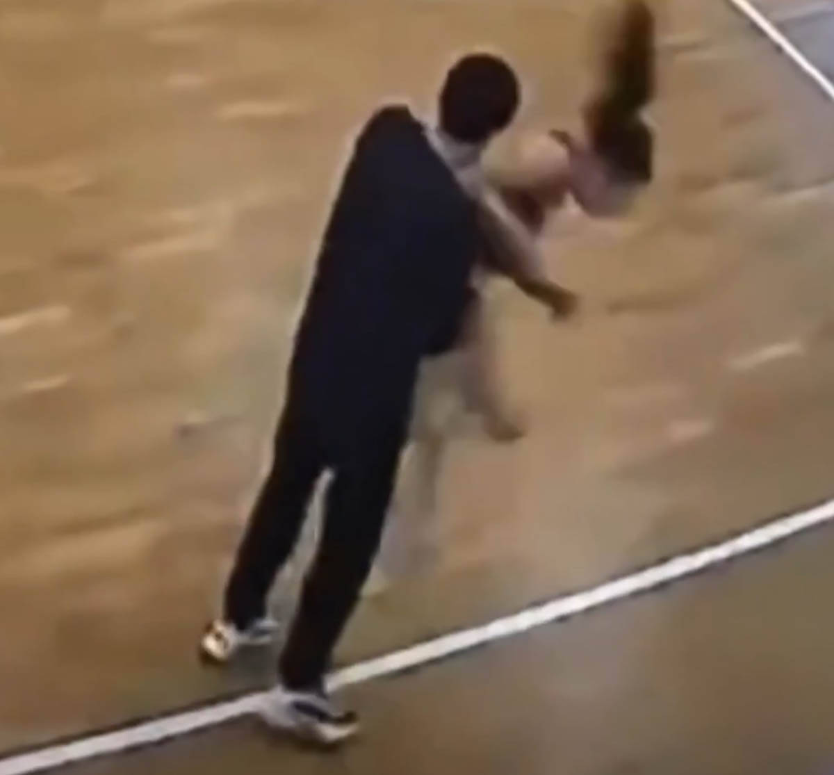 Trener udario devojčicu u glavu (1).jpg