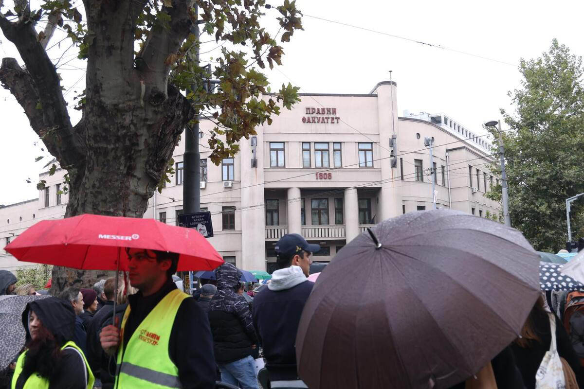 Pravni fakultet - 16 minuta tišine (1).jpg