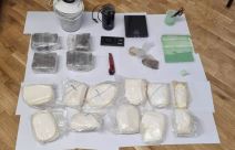 kotez potraga za muskarcem policija u stanu pronasla drogu i oruzje