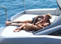 loris karijus nova devojka