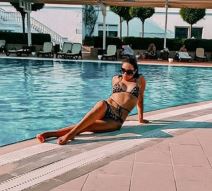 Ana Nikolić se prevrtala po haubi