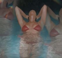 irina sajk gole fotke