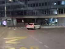 kolima divljao na trgu republike video