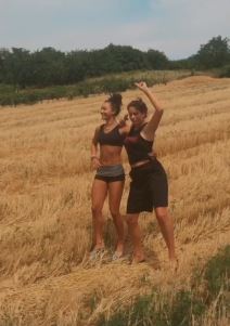 Paula i Monika otišle na selo