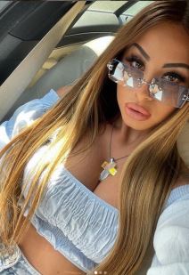 Jasmina Filipović toples na plaži