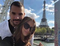 Aleksandra Prijović i Filip Živojinović zagrljeni u bazenu