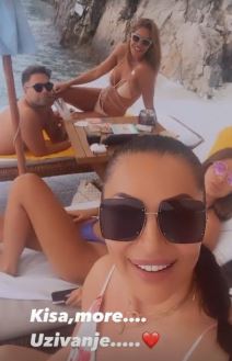 Ceca Ražnatović u kupaćem