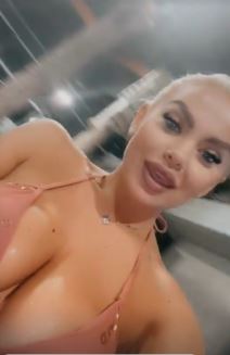 Sanja Stanković snimala silikone u kupaćem