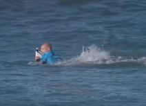 Ajkula napala surfera Mika Feninga