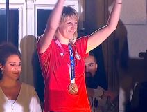 Doček vaterpolista posle Olimpijskih igara na balkonu