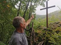 blago nemanjića, zmija, Zmija čuva blago Nemanjića na planini Ostrici, planina ostrica (3)