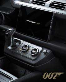 LAND ROVER DEFENDER V8 BOND EDITION (4)