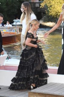 Anastasija na crvenom tepihu  (3)