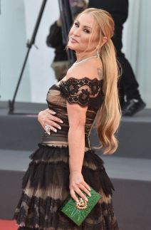 Anastasija na crvenom tepihu  (4)