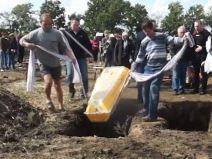 Nadjena mrtva deca, Ukraina (5)