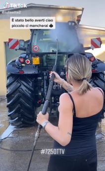 Julieta je najlepša traktoristkinja